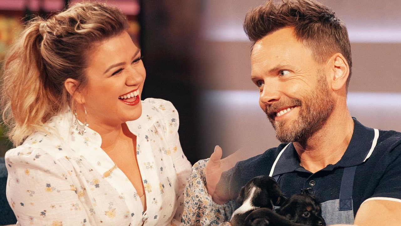 Joel McHale, Neve Campbell still